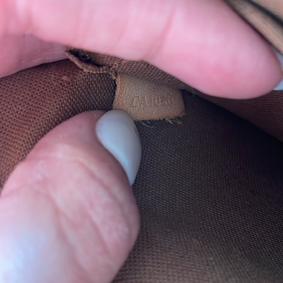 Limited Edition Louis Vuitton Pochette Accesoires - Picture 7 of 7